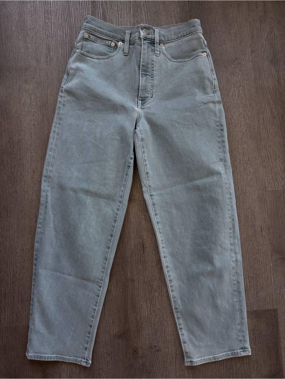 High-Waist ballon Jeans in Faded wash light green